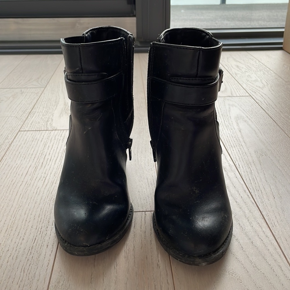 Aldo Black Leather Block Heel Ankle Boots - Picture 3 of 8